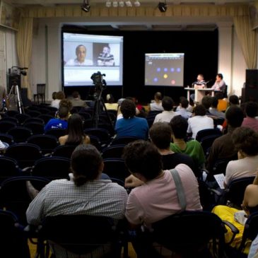 “Jogar contra o aparelho” é sair dos lugares estabelecidos na comunicação e na academia